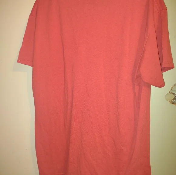 Woman's Red Short Sleeve T shirt Coffeyville Ravens Softball Size Large Gildan - Picture 3 of 3